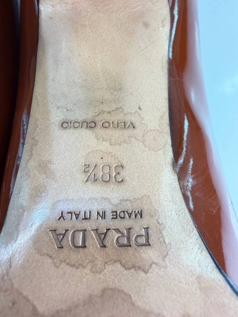 Prada Vintage Patent Leather Mary Jane Heels –  Size EU 38.5 (US 8.5) - Picture 14 of 16